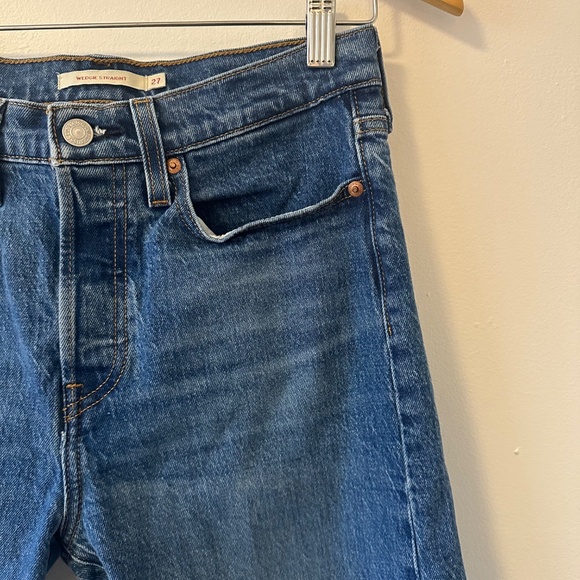 Levi's Wedgie Classic Straight Jeans in Stretch Cotton | Size 27 - Picture 3 of 10